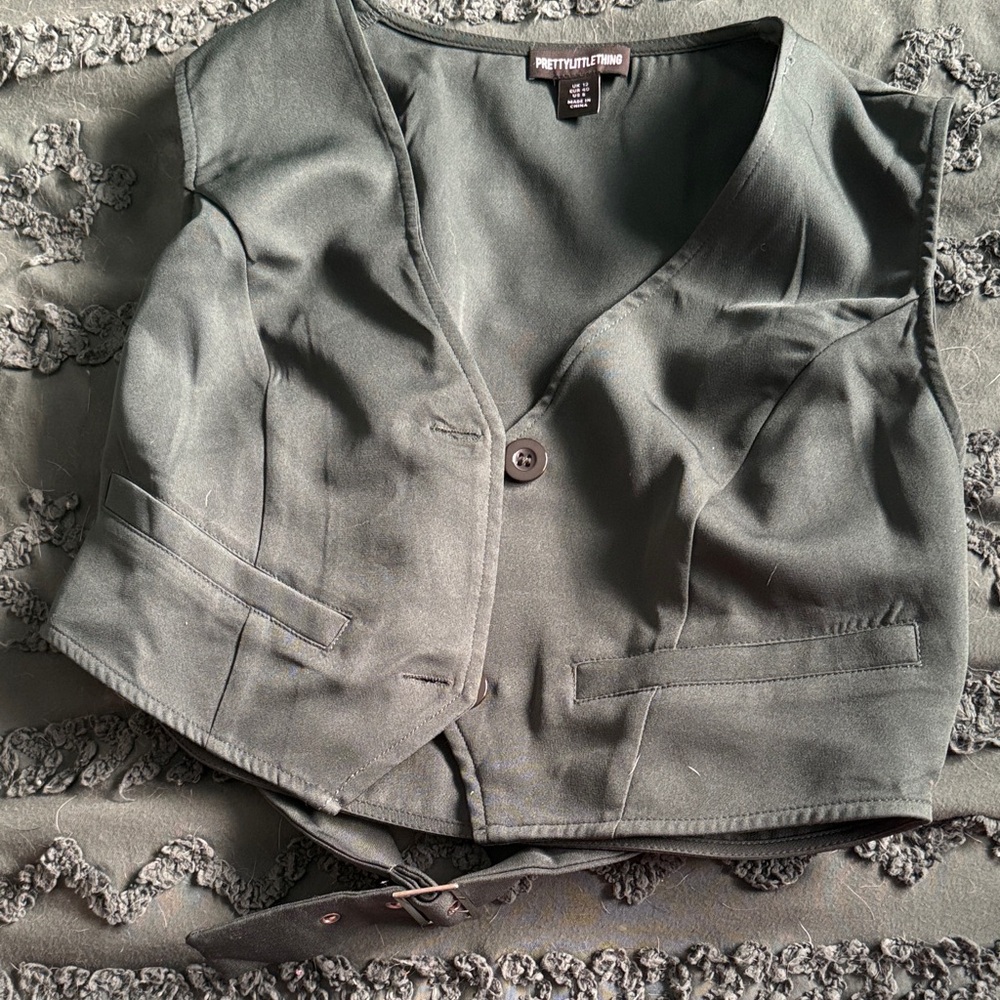 PrettyLittleThing Women's Green Vest